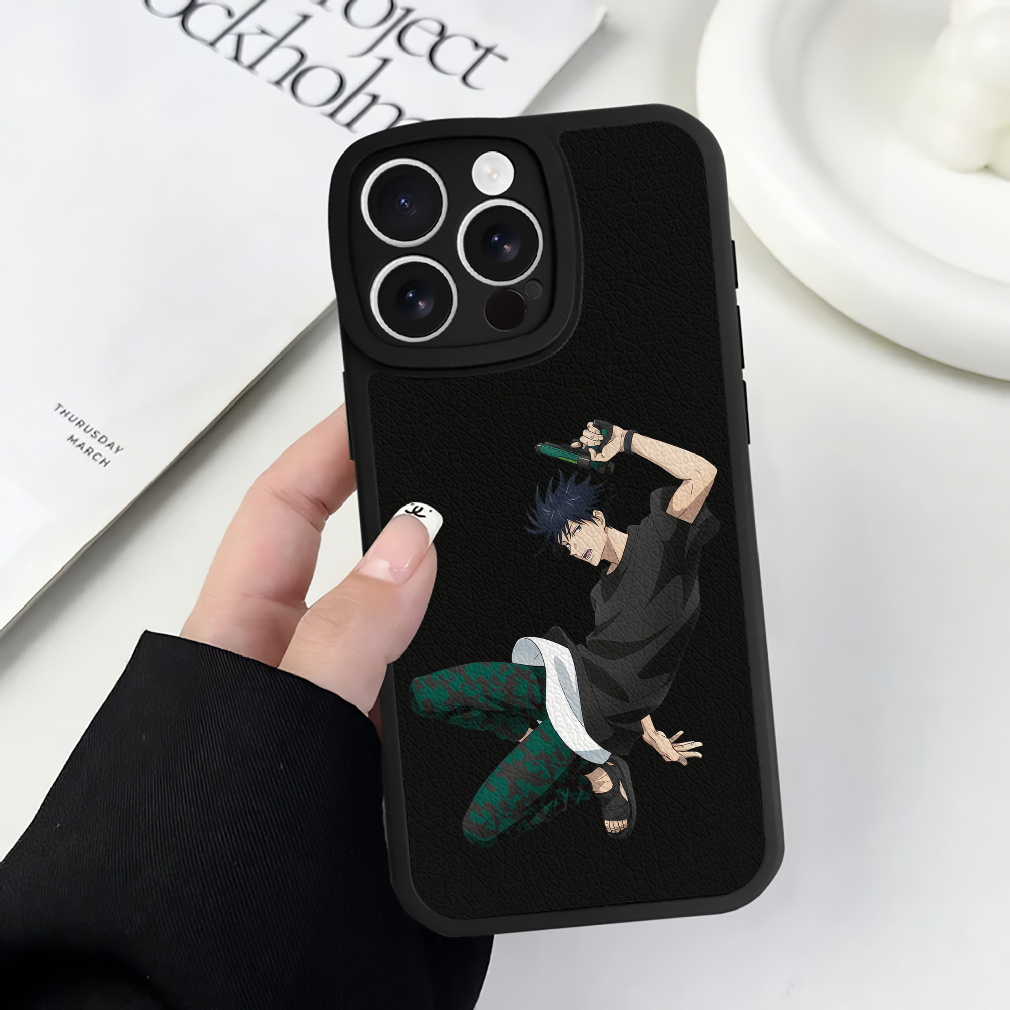 （画像用） 呪術廻戦 Jujutsu Kaisen 【iPhone 16シリーズ対応】シリコンスマホケース（レザー調） 材質：シリコン